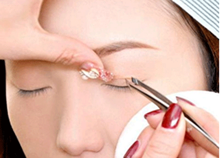 Ba sai lầm làm đẹp mắt gây loét giác mạc - Spa Việt Nam 